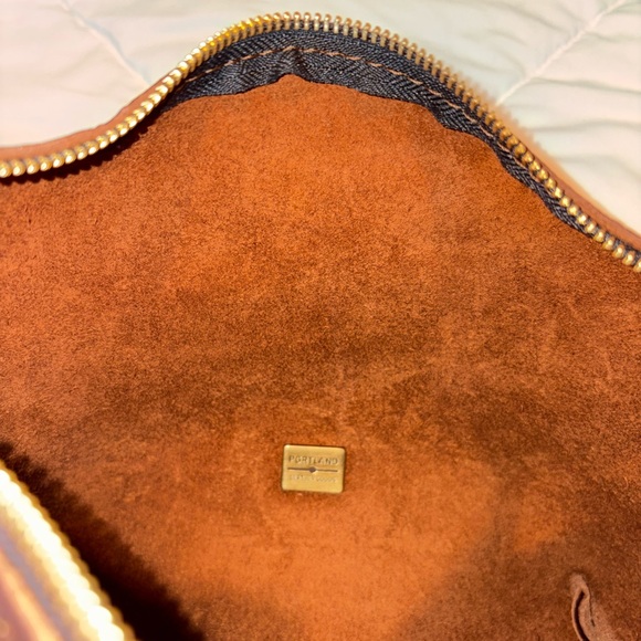 Portland Leather Goods Small Slouchy Bag in Coldbrew - Picture 6 of 10